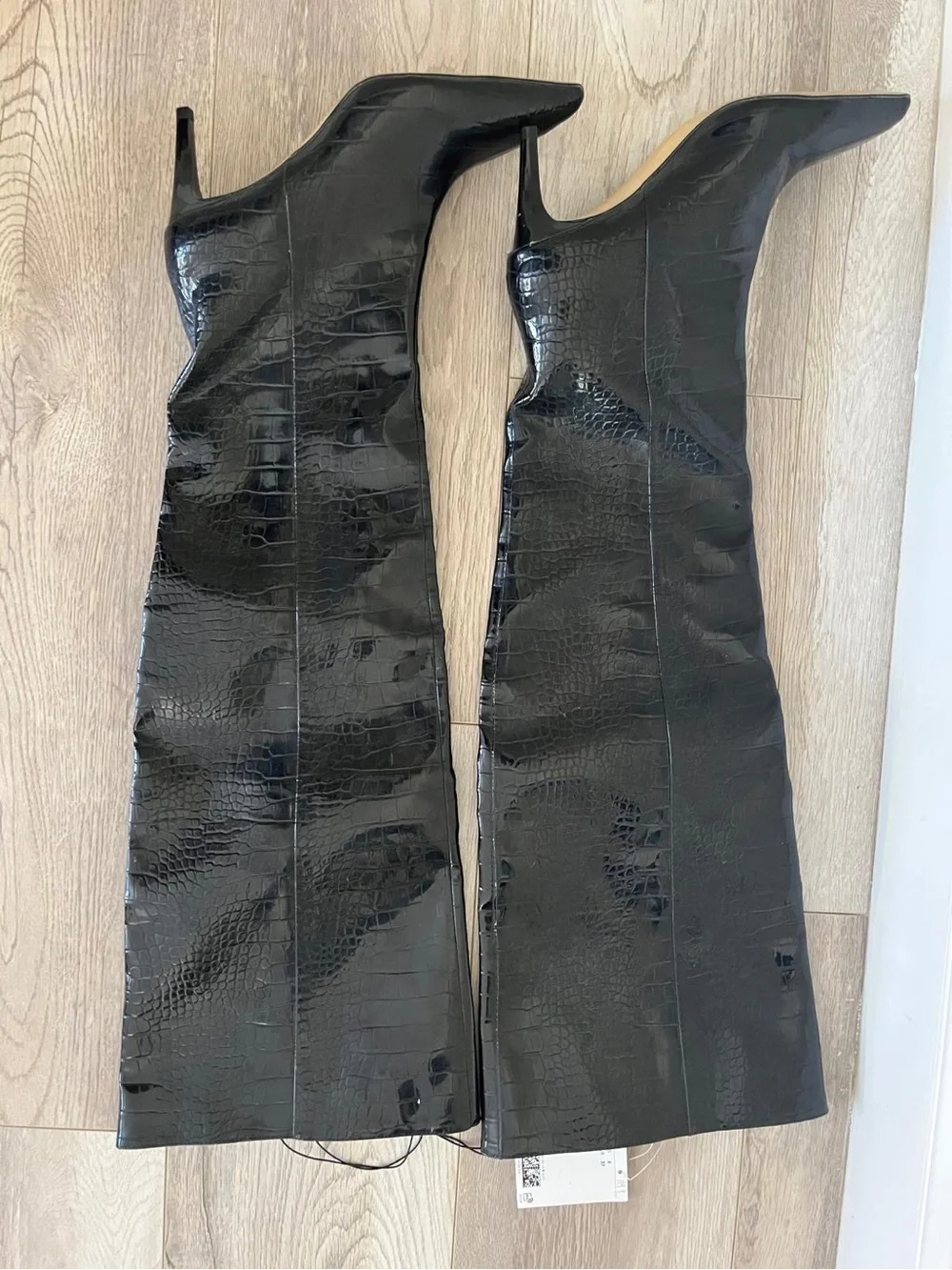 H&M Black Croc-Embossed Knee-High Stiletto Boots